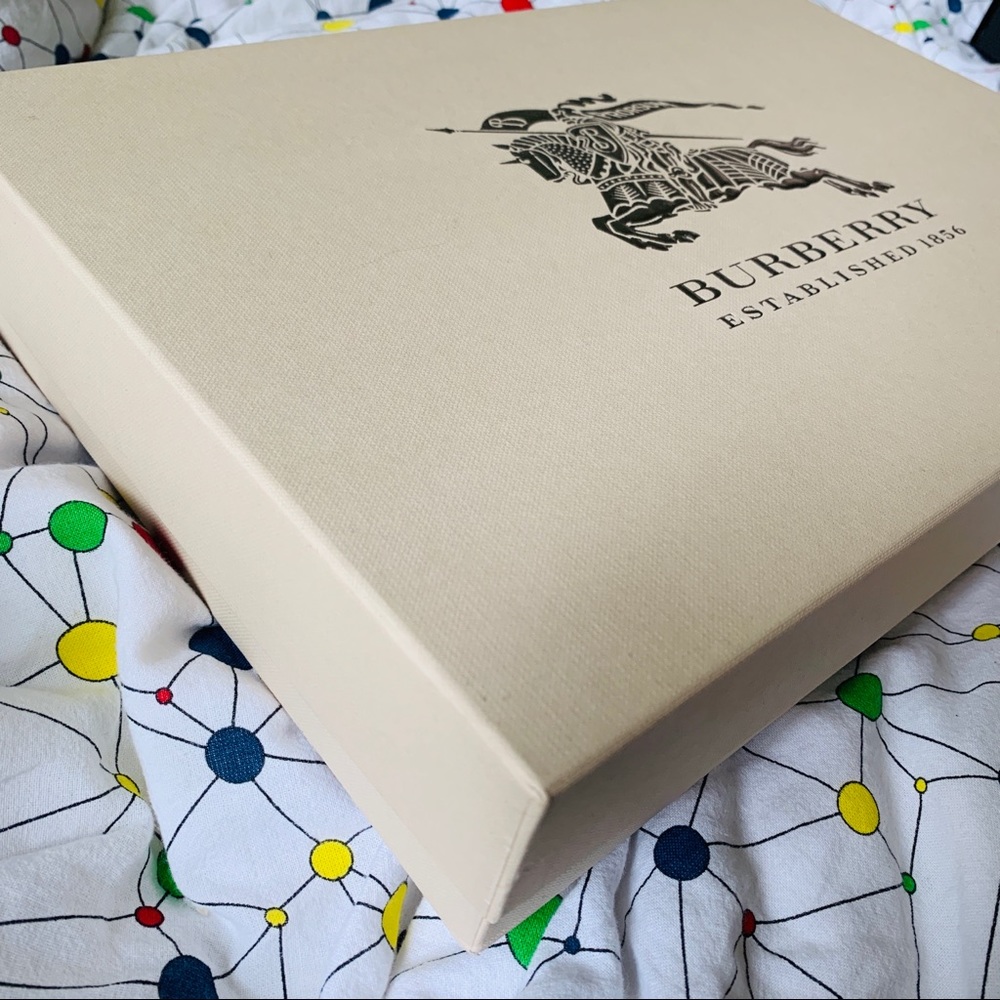 BURBERRY Box (different sizes) - Picture 3 of 3